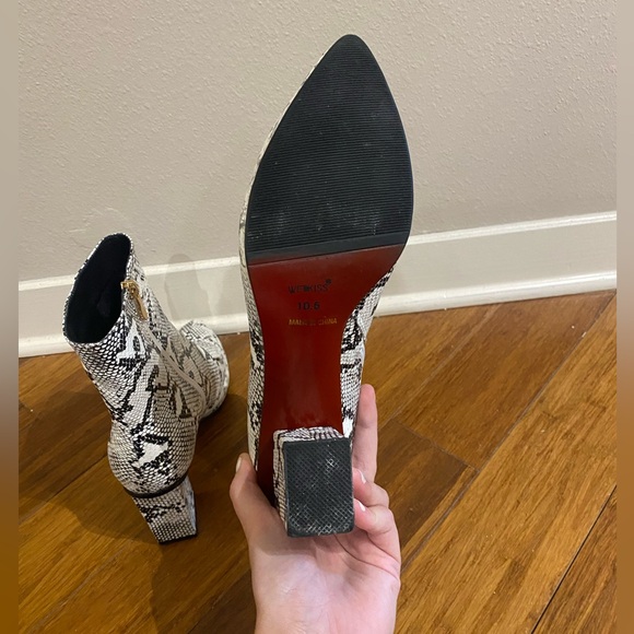 Black and White Snake Skin Booties - Picture 5 of 7